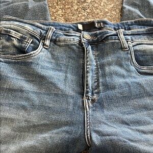 Kut from the Kloth Women’s Classic Blue Straight leg  Jeans